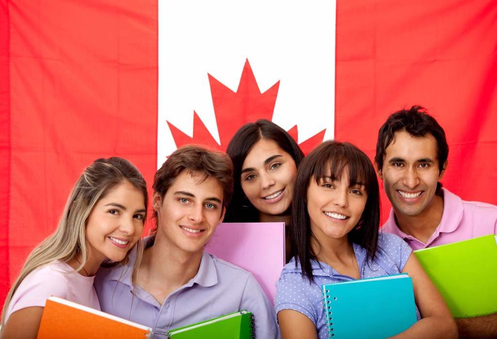 VÌ SAO phụ huynh cho con đi du học Canada từ sớm?